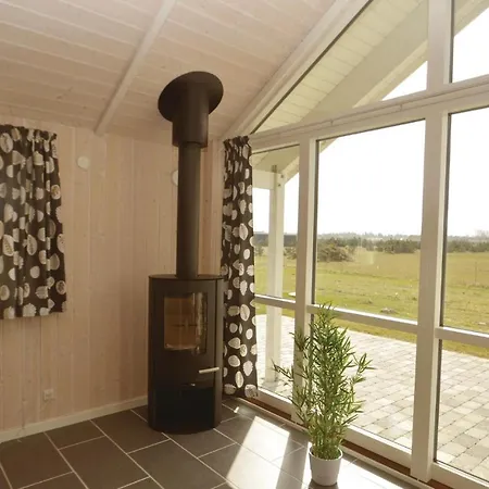 Three-bedroom In Vaggerlose Feriehus