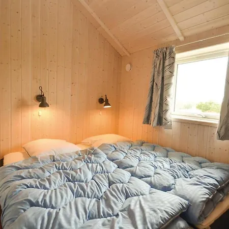 Three-bedroom In Vaggerlose * Bøtø By