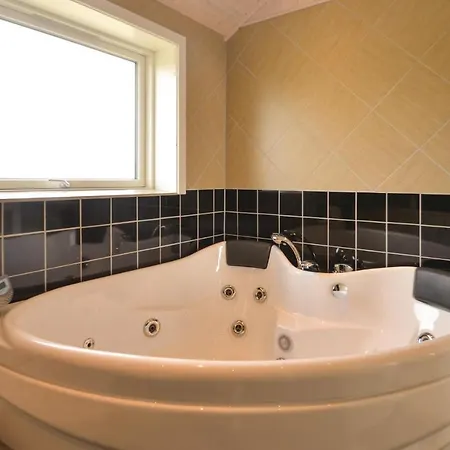 3 Bedroom Lovely In Vaeggerlose * Bøtø By