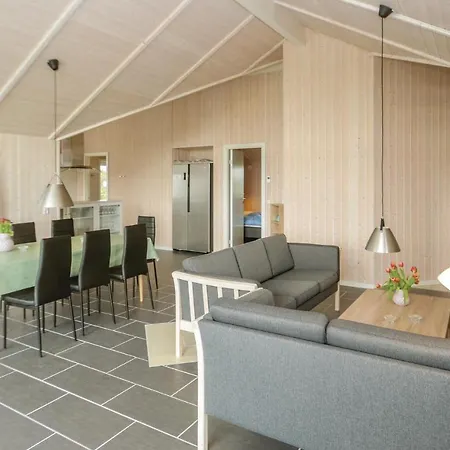 Three-bedroom In Vaggerlose Feriehus *