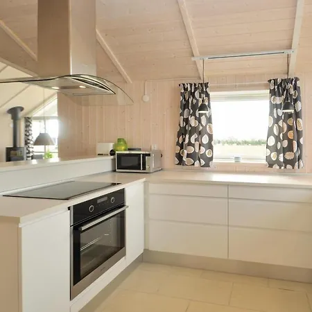 Three-bedroom In Vaggerlose *